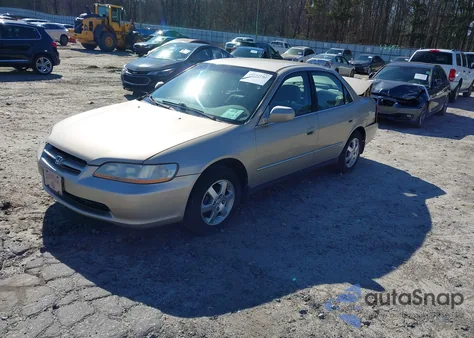 2000 Honda Accord 2.3 Se z USA, uszkodzony, nr VIN 1HGCG5679YA137326